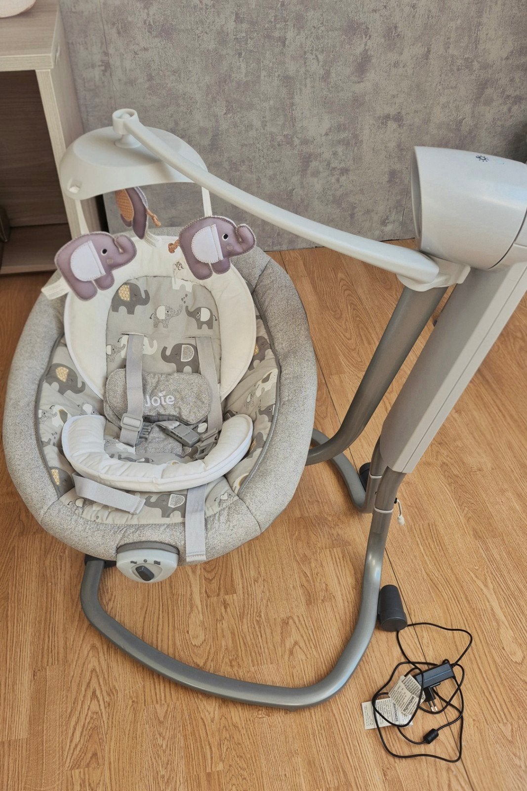 Joie Serina 2-in-1 Baby Schommelstoel met Muziek en Licht, Ophalen, Zo goed als nieuw
