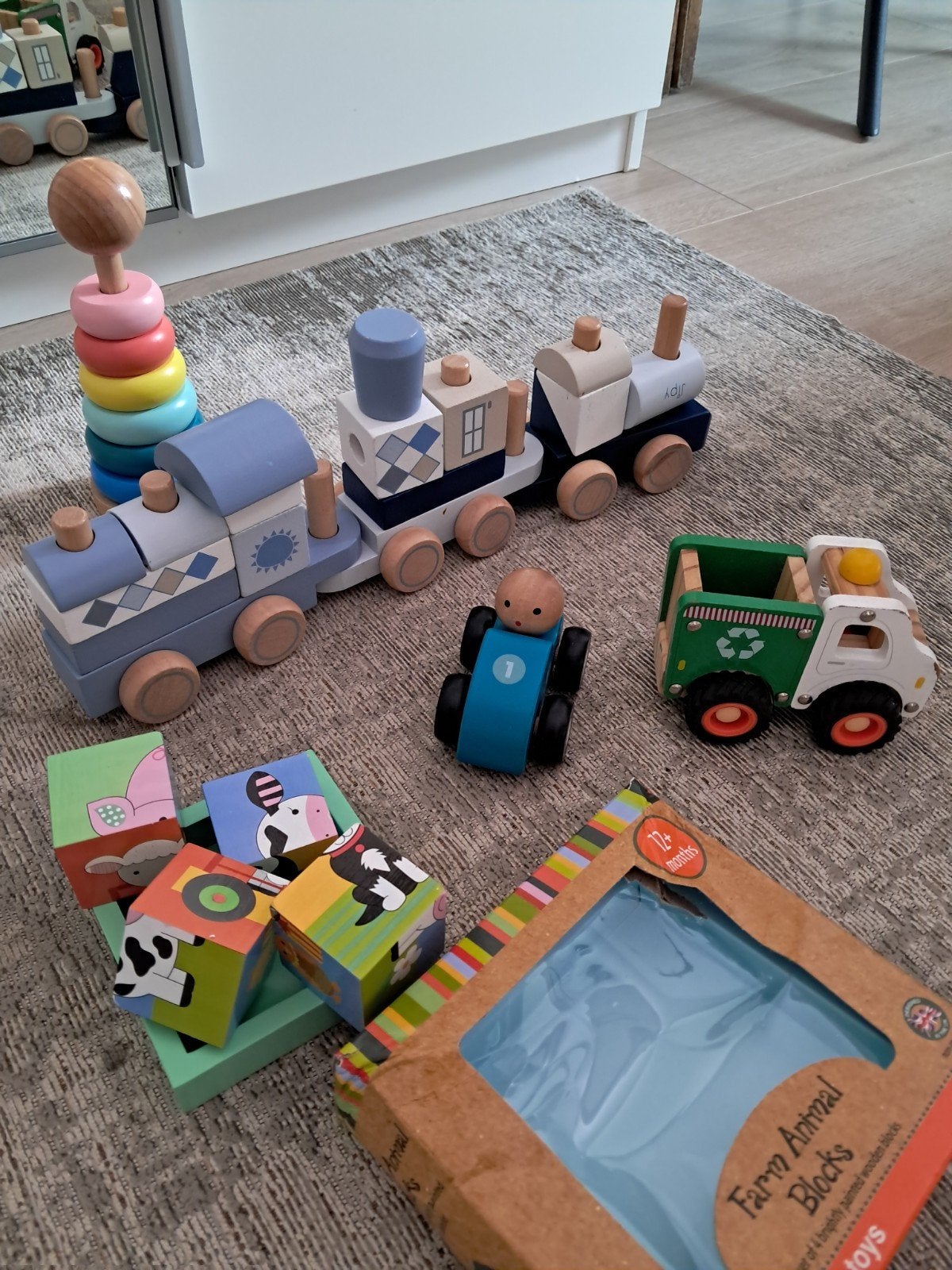 Houten speelgoed set: trein, auto's, stapeltoren en blokken, Kinderen en Baby's, Speelgoed | Houten speelgoed, Ophalen