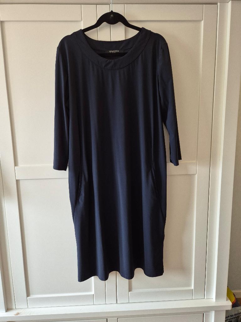 Donkerblauwe jurk maat 3XL, Blauw, Maat 46/48 (XL) of groter, Ophalen of Verzenden, Zo goed als nieuw