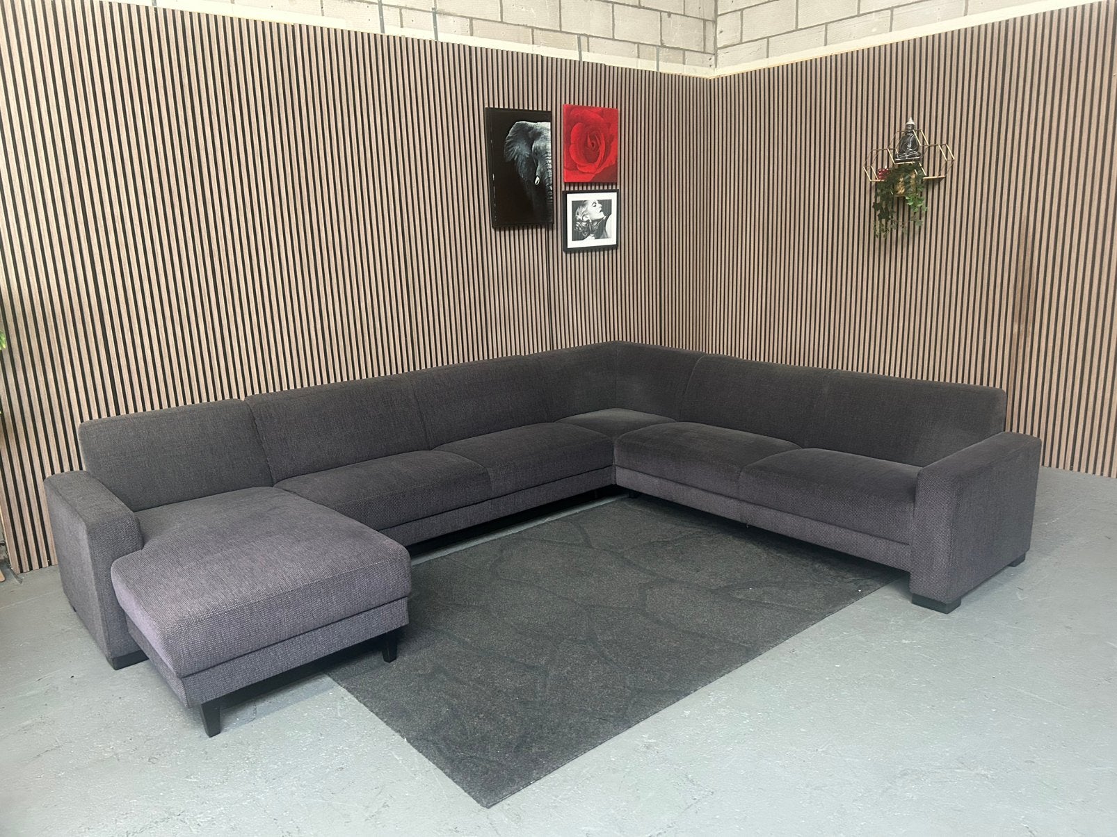 GRATIS LEVERING U BANK GRIJS 333X263 GEREINIGD