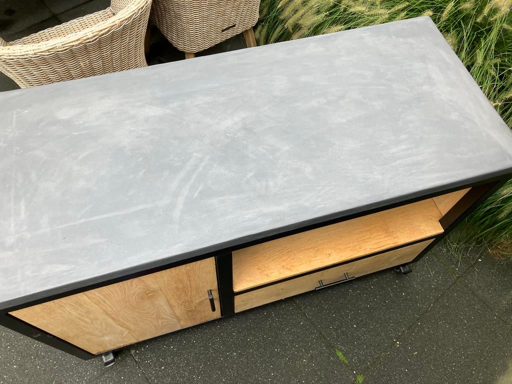 Buitenkeuken met betonnen blad en houten accenten, Tuin en Terras, Buitenkeukens, Ophalen, Gebruikt, Houtskool, Vrijstaand