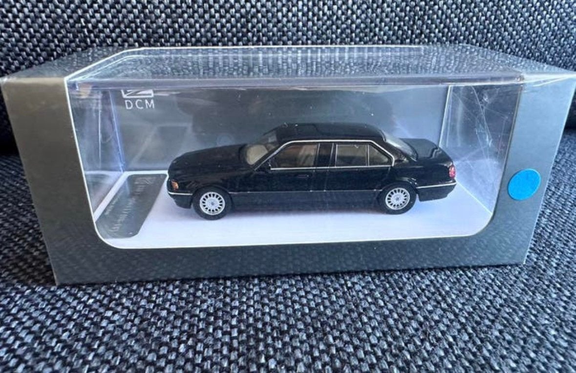DCM 1/64 BMW E38 7-series L7 (96-98), Ophalen of Verzenden, Zo goed als nieuw, Auto
