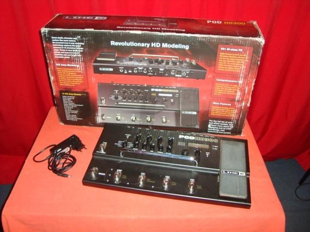 Gebruikt: Line 6 POD HD300 multi effect in case, 20250347, Muziek en Instrumenten, MTEUROPE@OUTLOOK.COM, Ophalen of Verzenden
