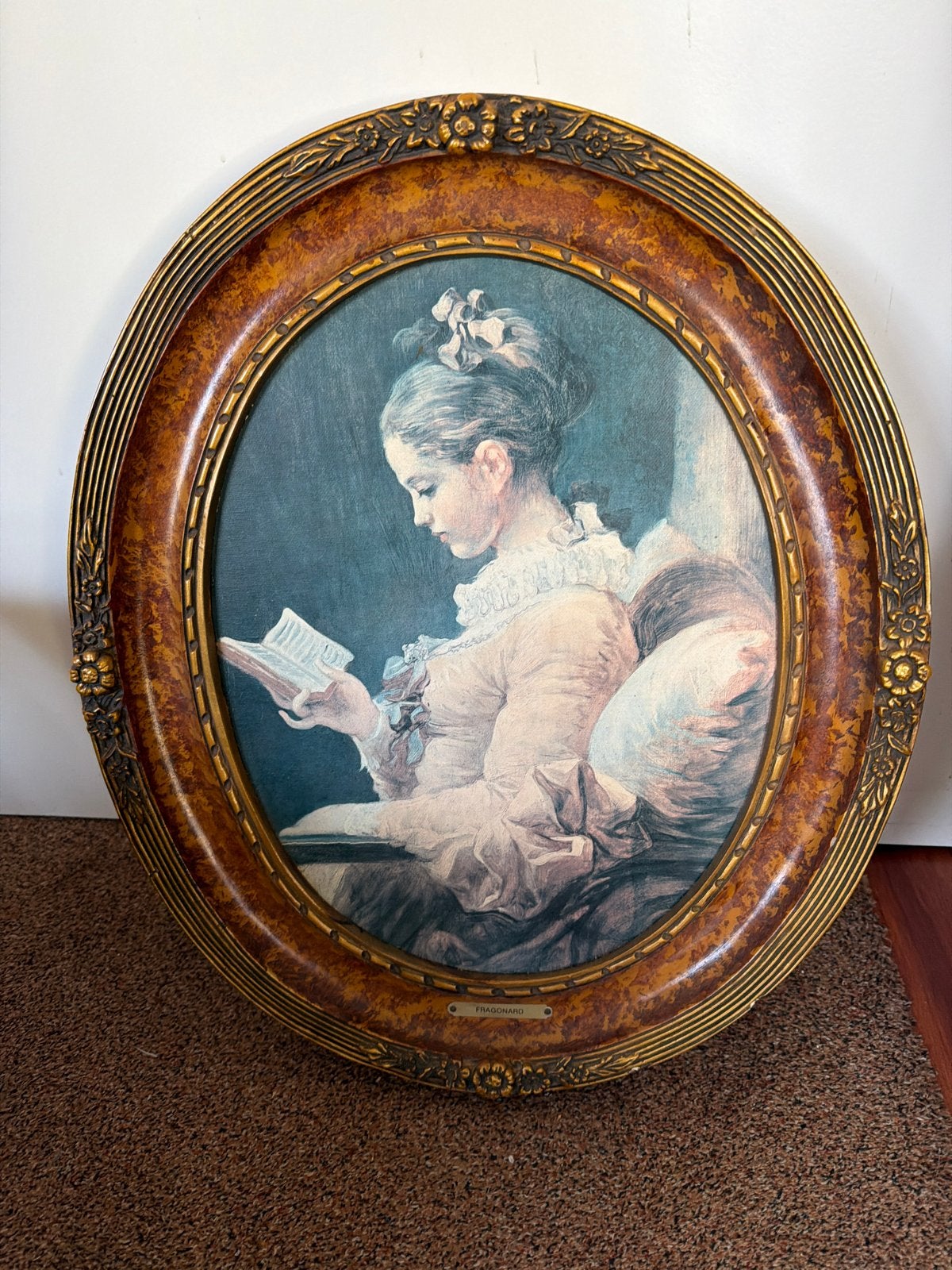 Ovaal schilderij 'Meisje leest' in klassieke lijst, Paneel, Portret of Personen, Ophalen of Verzenden, Klassiek