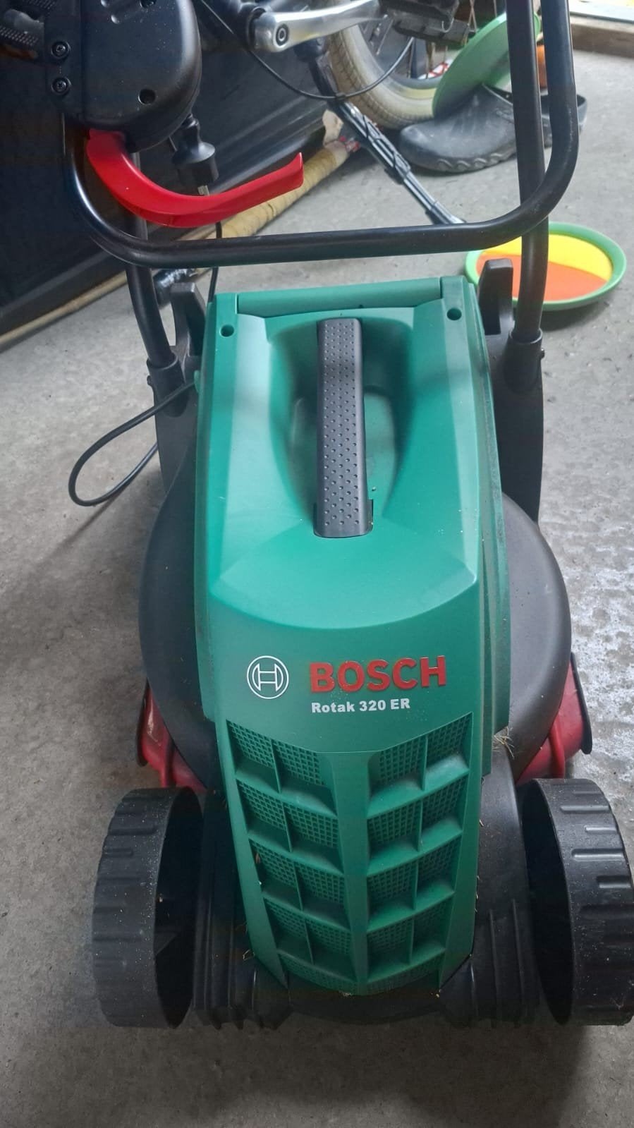 Bosch Rotak 320 ER elektrische grasmaaier, Cirkelmaaier, Elektrische grasmaaier, Ophalen of Verzenden, Zo goed als nieuw