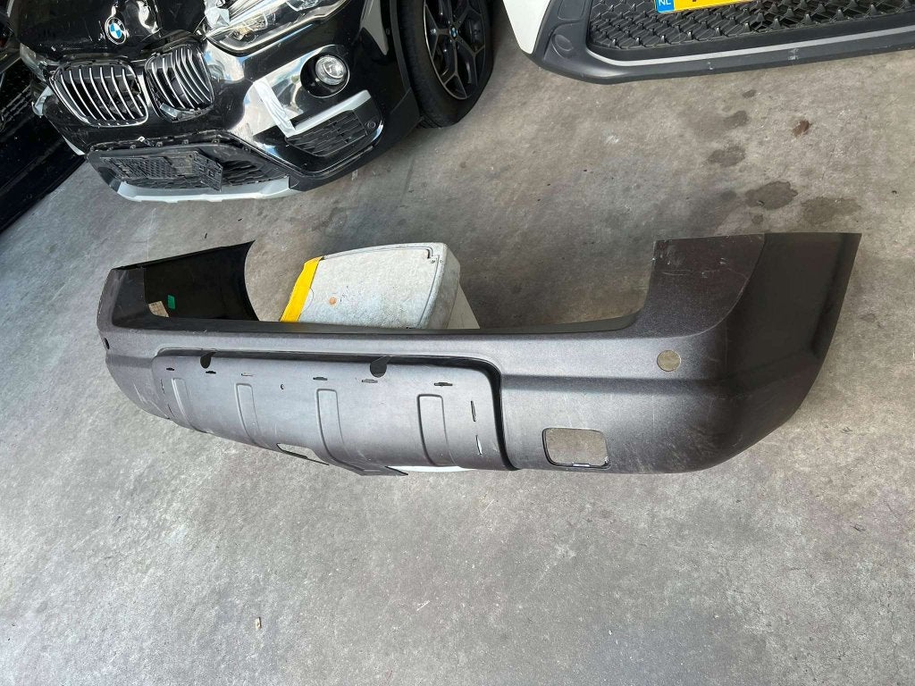 achterbumper xc70 pdc 8693635 brown vanaf 2007, Gebruikt, Volvo, Bumper, Info@volvo.com
