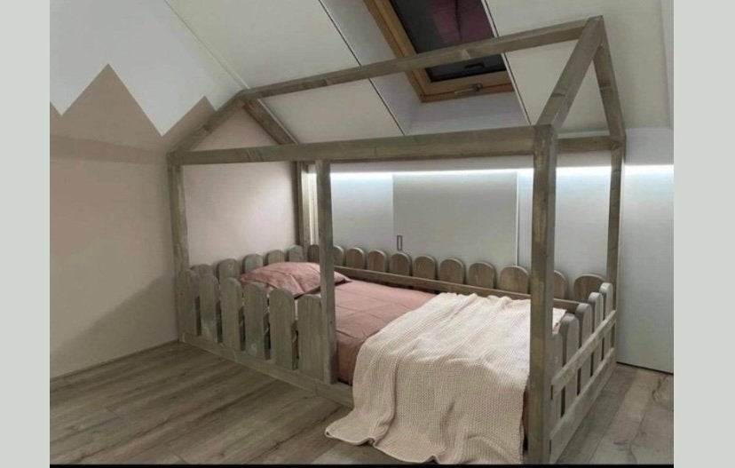 Kinderbed met dakje, Ophalen, Zo goed als nieuw, Overige typen