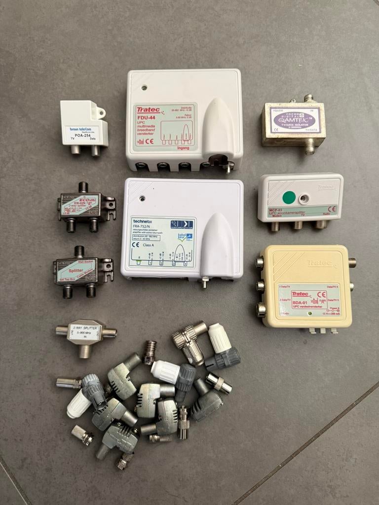 Coax materiaal: Hirschmann KOKA, versterker, splitters, Ophalen of Verzenden, Zo goed als nieuw