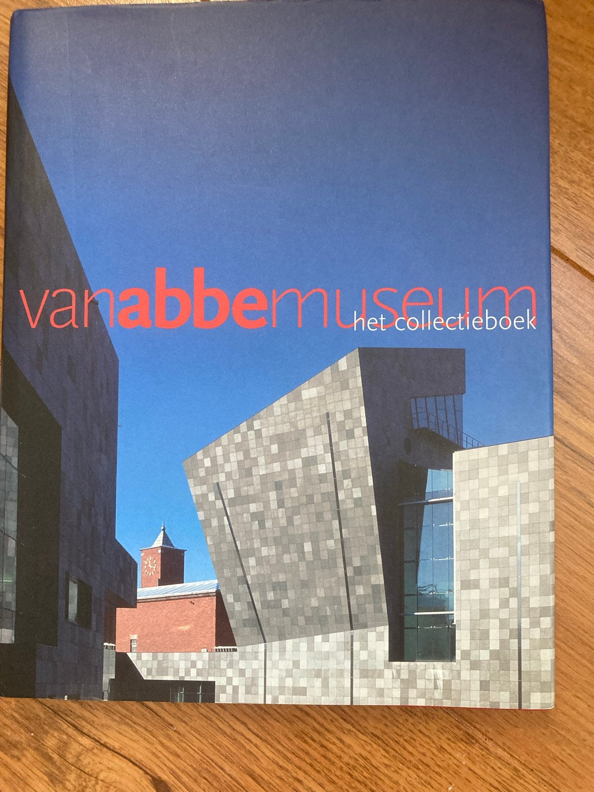Van Abbemuseum: Het Collectieboek - Kunstcollectie Eindhoven, Boeken, Ophalen of Verzenden, Gelezen, Fotografie algemeen