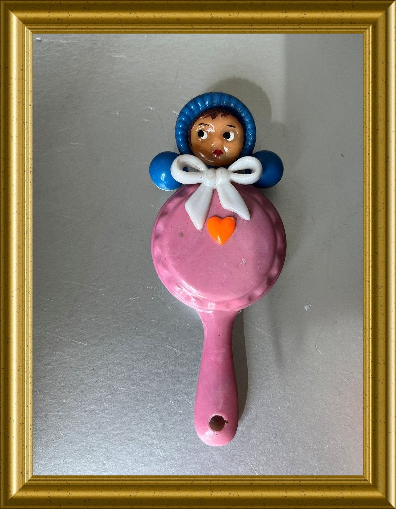 Oude kleine roze rammelaar, Ophalen of Verzenden