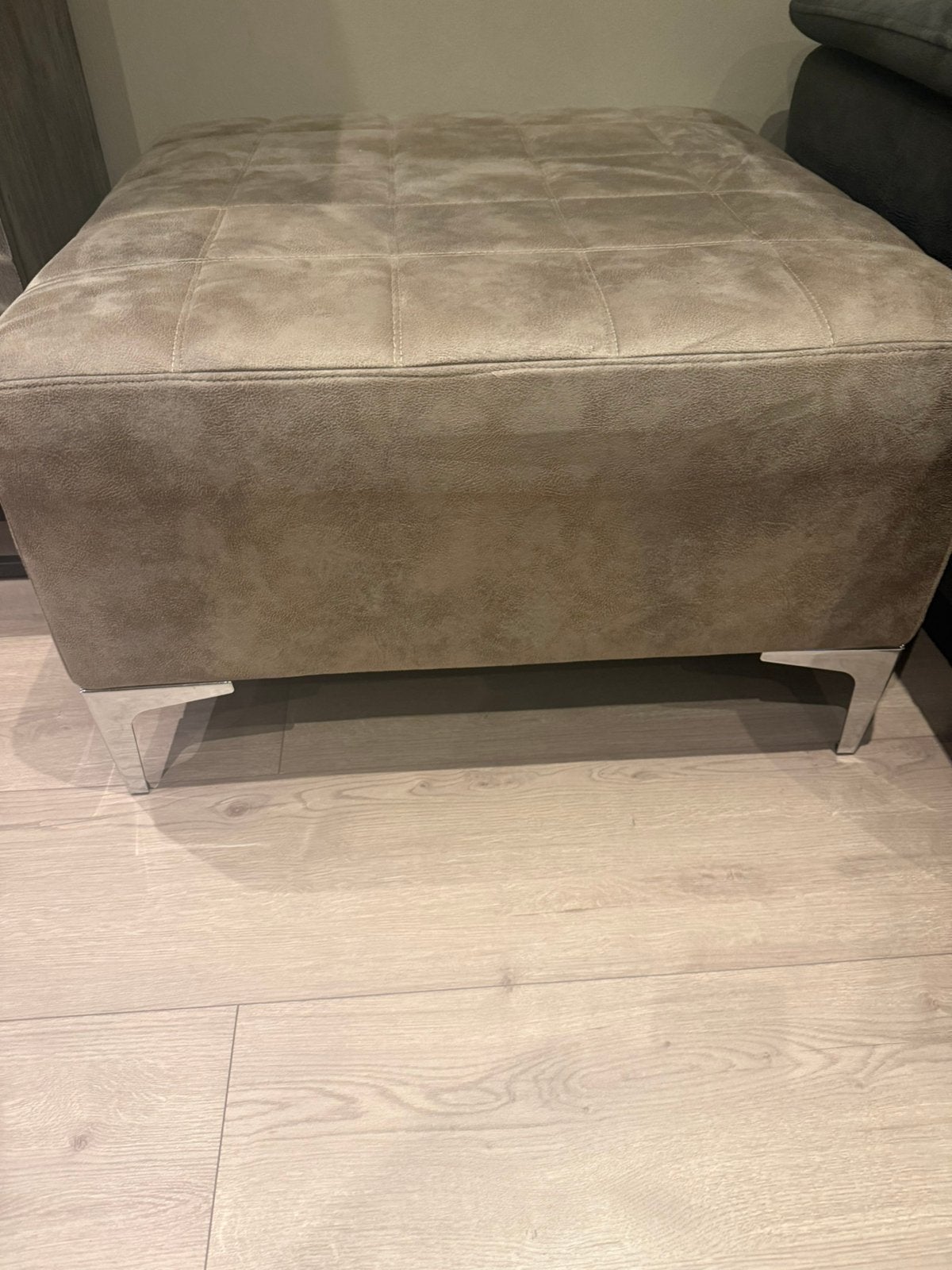 Hocker/poef/bijzettafel, Ophalen, Zo goed als nieuw, Vierkant