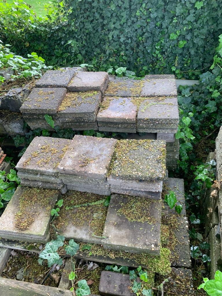 Gratis: circa 380 gebruikte stoeptegels 30x30cm - 34m2, Tuin en Terras, Ophalen, Gebruikt, 10 m² of meer, Beton
