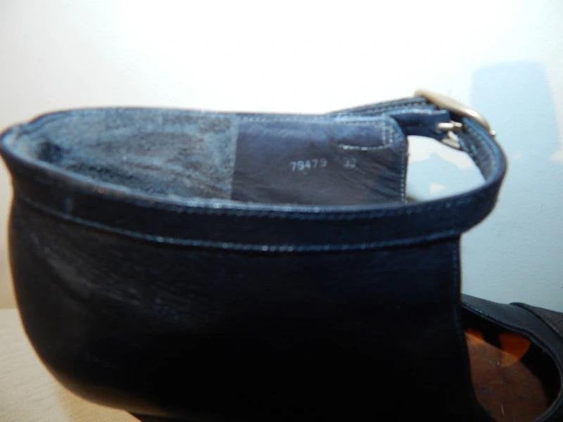 Chie Mihara leuke pumps bandje bij de enkel neus bekleed 39, Verzenden, Zwart, Lage of Enkellaarzen, Gedragen