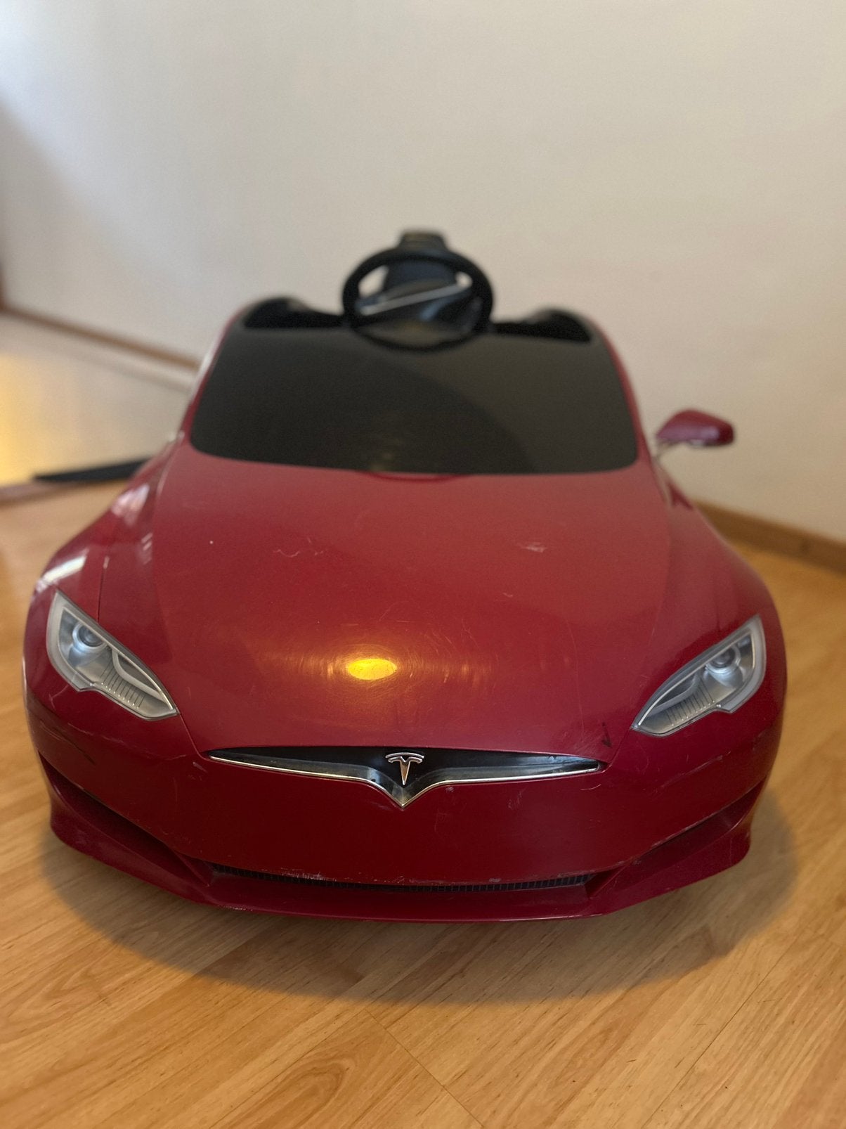 Rode tesla model s voor kinderen, Ophalen, Gebruikt