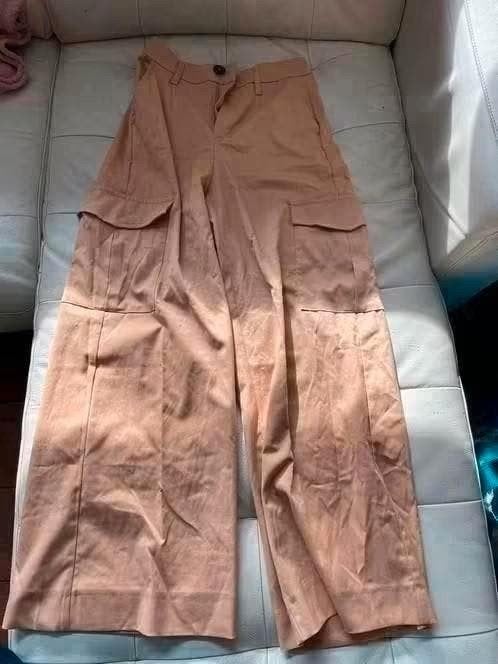 Beige cargo broek maat 34 Bershka nieuw, Beige, Nieuw, Maat 34 (XS) of kleiner, Bershka