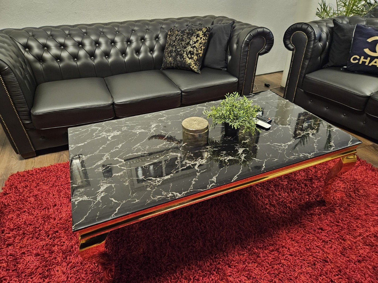 Complete woonkamer: hoogglans zwart met gouden details, Huis en Inrichting, Ophalen, Gebruikt, Modern, Luxe, Glamour, 6 tot 8 stoelen