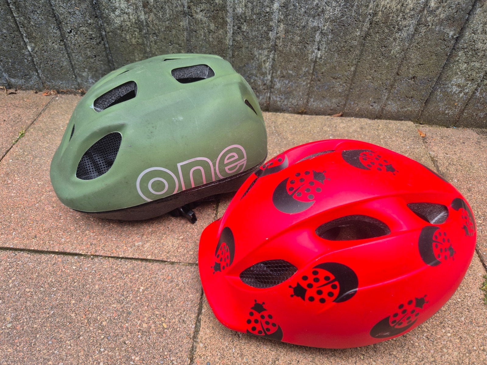 2 kinderfietshelmen, Ophalen, Gebruikt, Jongen of Meisje, Overige maten