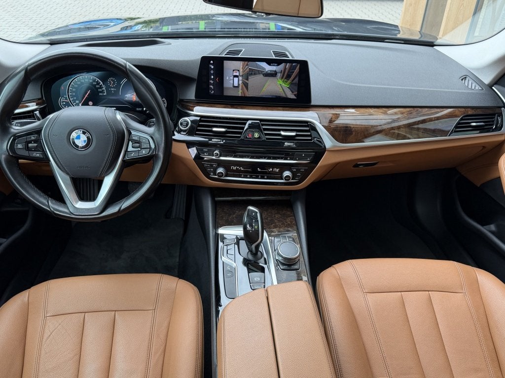 BMW 5 Serie 520i Executive l Panorama-dak | Elec Trekhaak |, Automaat, 1998 cc, Gebruikt, Euro 6