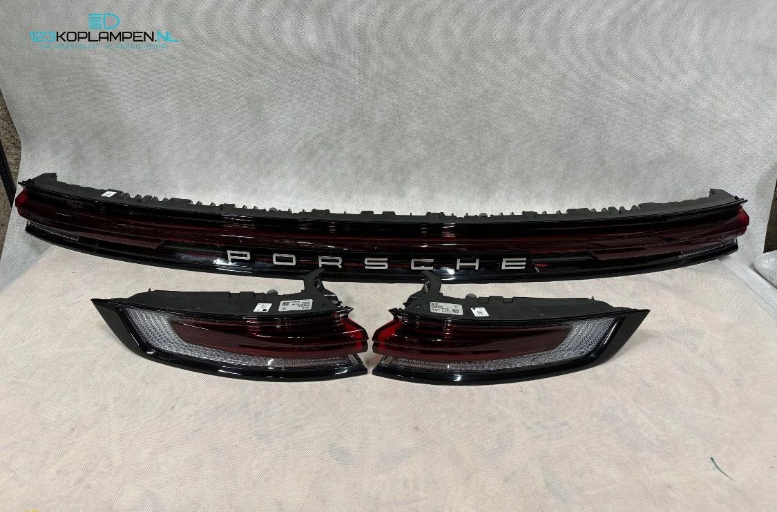 Porsche Cayenne 3 / III 9Y0 Facelift achterlicht links recht