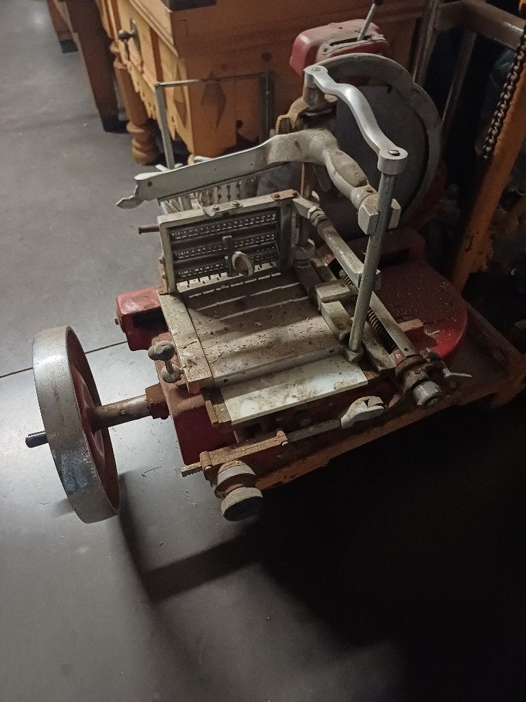 Oude snijmachine met handwiel geen berkel, Ophalen