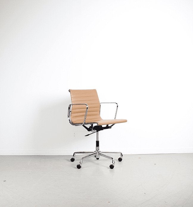 Vitra EA 117 Bureaustoel Camel Leer - Aluminium