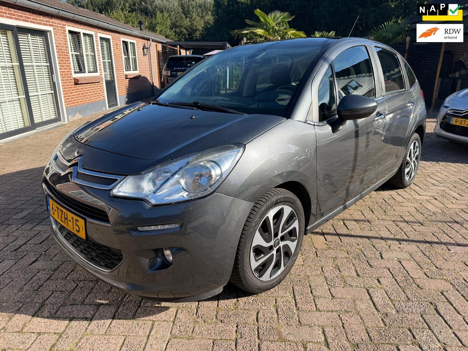 Citroen C3 1.2 VTi Exclusive Nieuwe APK, Auto's, Voorwielaandrijving, Euro 5, 31 €/maand, 1199 cc