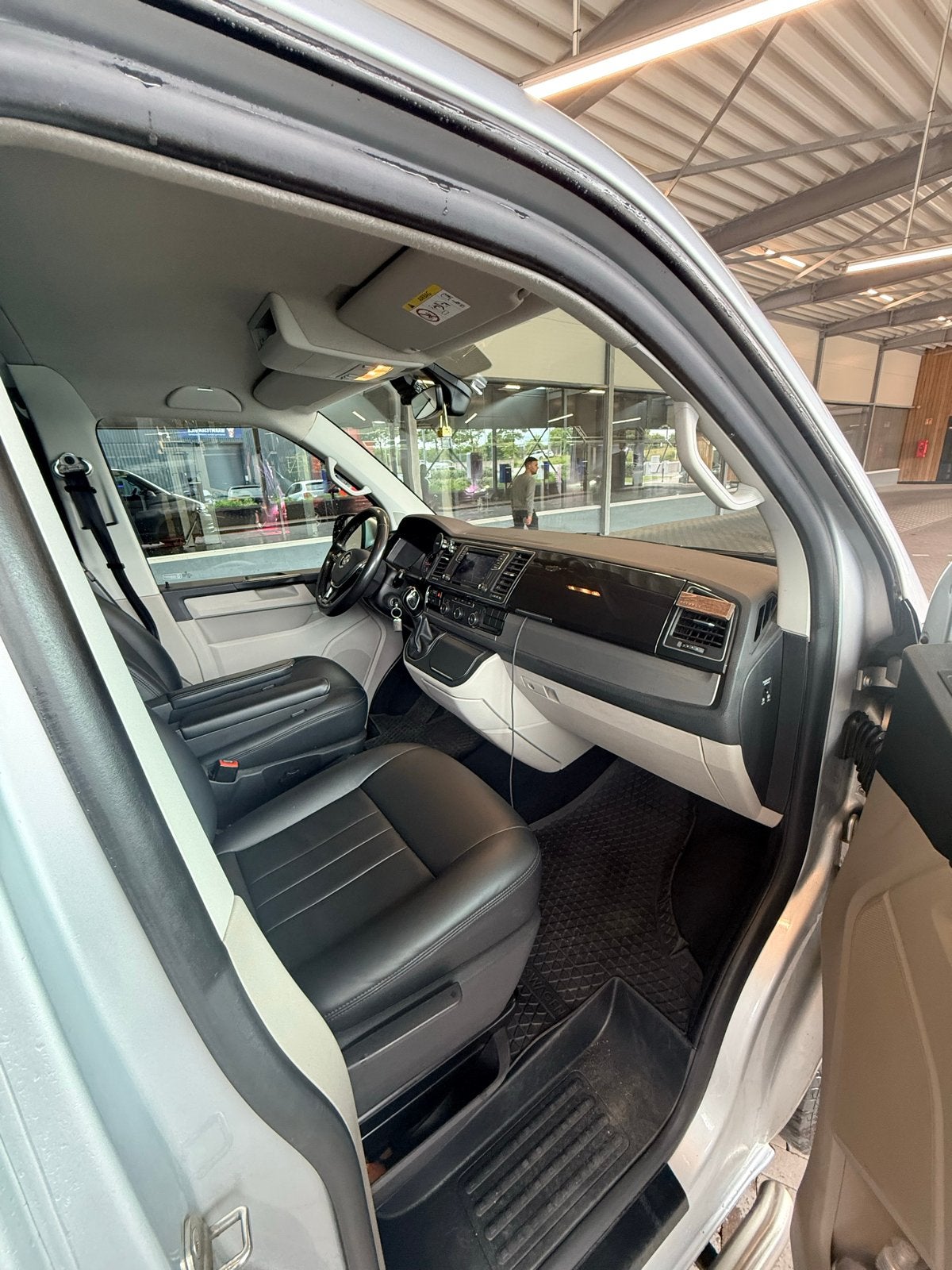 Volkswagen Transporter 2.0TDI 110KW 2018 grijs dubbele cabin, Auto's, 4 cilinders, Volkswagen, Diesel, Particulier