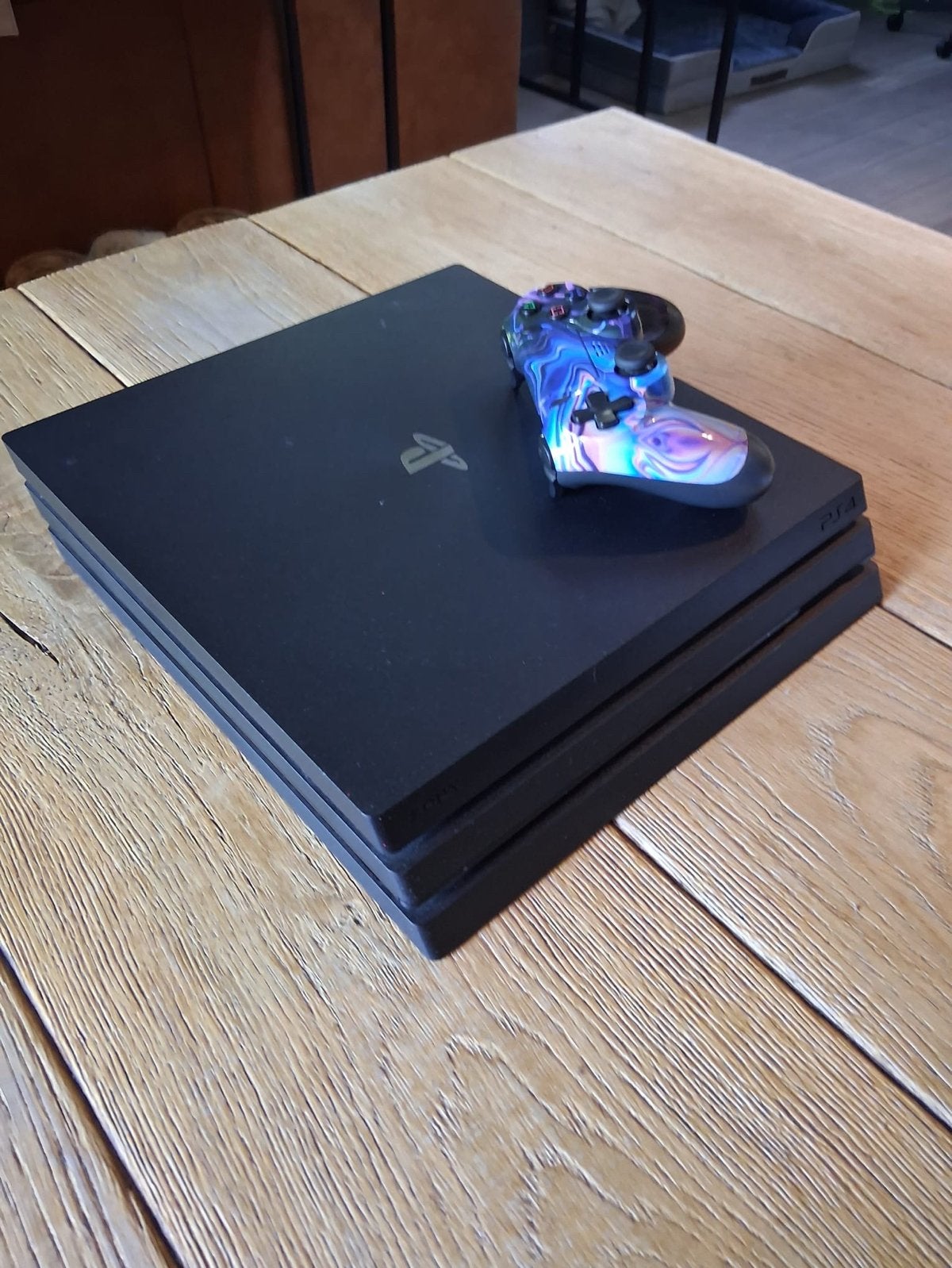 PlayStation 4 Pro 1TB met controller en kabels, Ophalen, Gebruikt, 1 TB, Met 1 controller