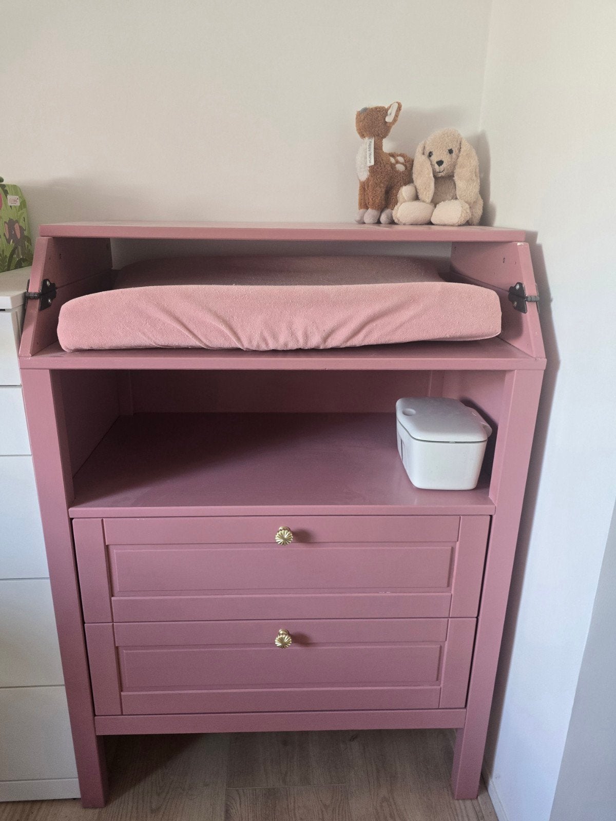 Ikea Sundvik Commode - geverft oudroze, Kinderen en Baby's, Kinderkamer | Commodes en Kasten, Ophalen, Gebruikt, 50 tot 70 cm