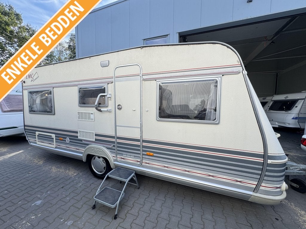 LMC De Luxus 495 E / aparte bedden / voortent, Caravans en Kamperen, Rondzit, Bedrijf, Luifel, 4 tot 5 meter