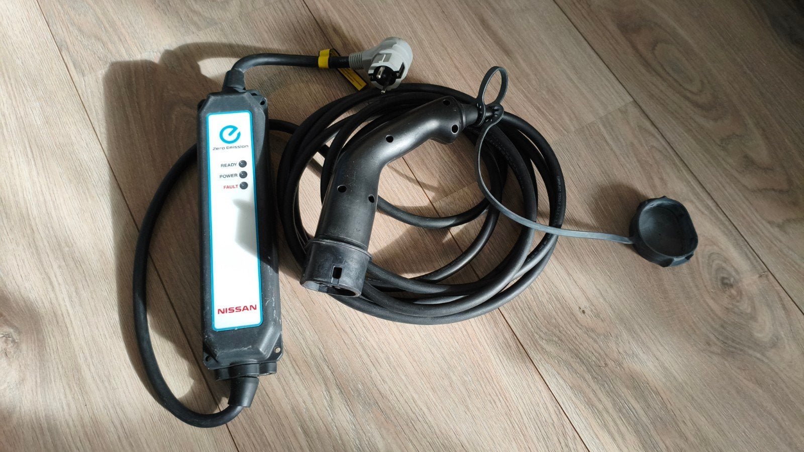 Nissan EVSE Draagbare Laadkabel Type 2 - Schuko, Ophalen of Verzenden, Zo goed als nieuw, Laadkabel