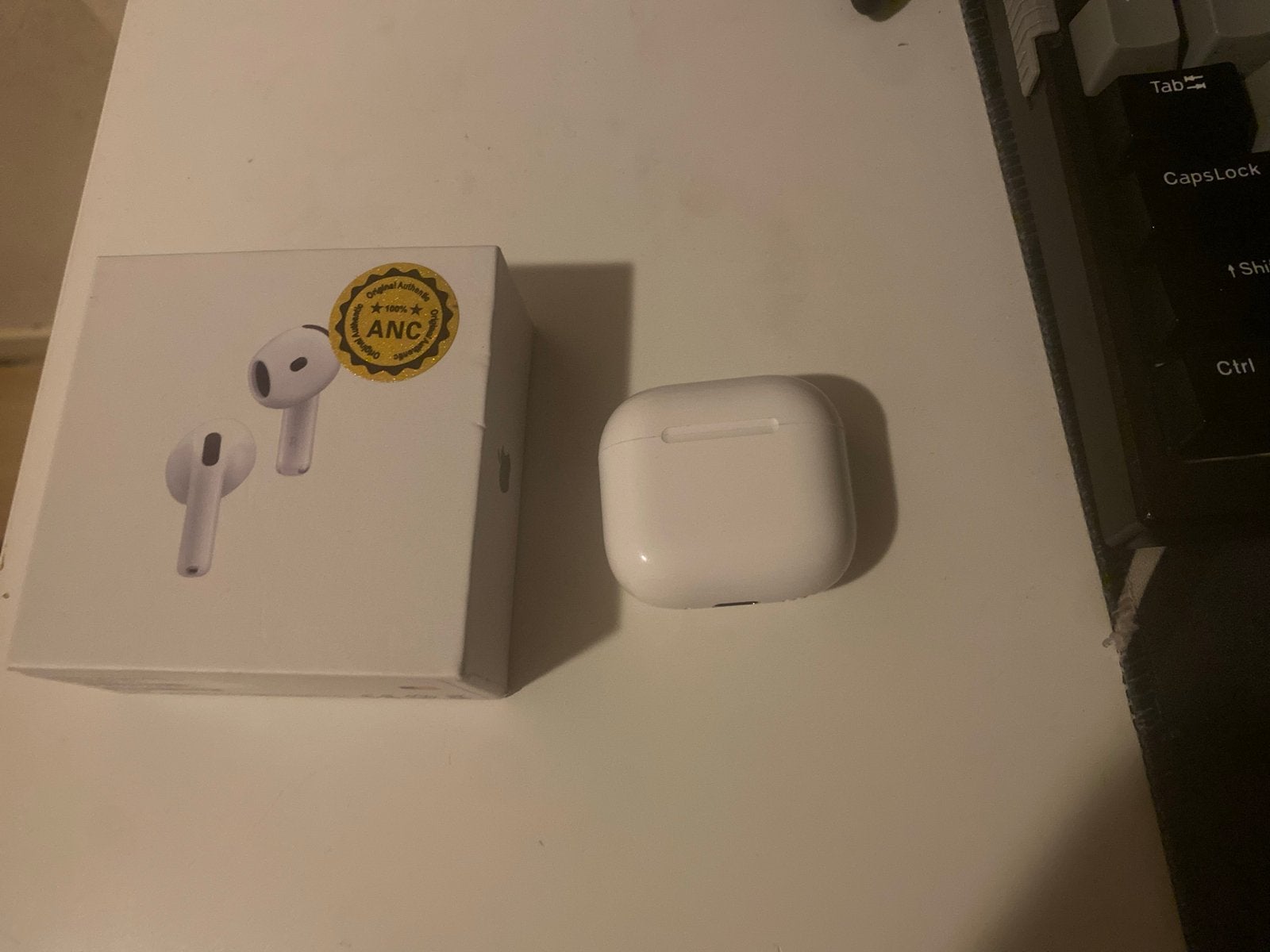 AirPods 4 met Active Noise Cancellation