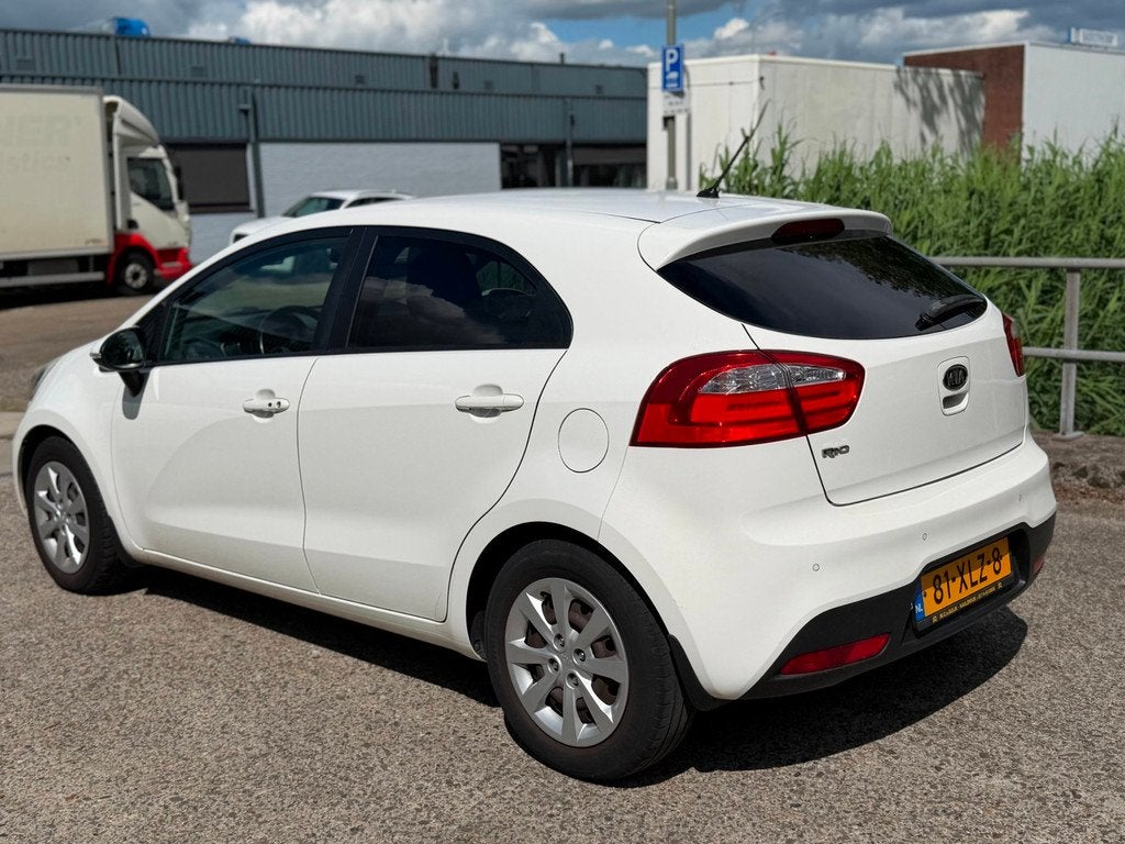 Kia Rio 1.2 CVVT Super Pack 5DRS Clima! PDC! LED! Keyless 1, Euro 5, 4 cilinders, Wit, Origineel Nederlands