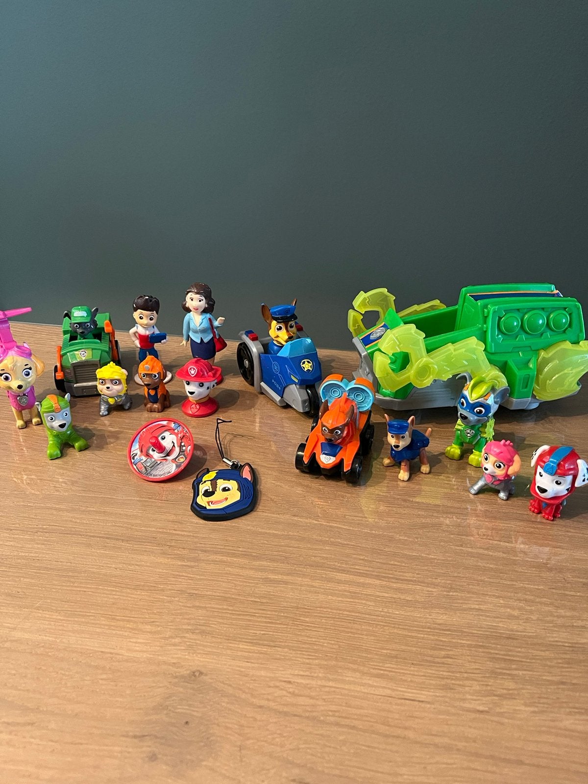 Leuke set Paw patrol poppetjes en auto’s, Ophalen of Verzenden, Gebruikt