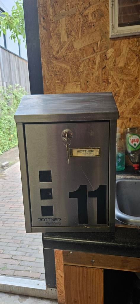 Rottner RVS Wandbrievenbus met Sleutel en Nummer 11, Tuin en Terras, Brievenbussen, Ophalen of Verzenden, Gebruikt, Rvs, Wandbrievenbus