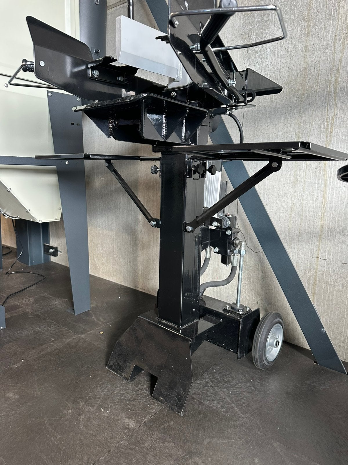 Houtklover 6 ton elektrisch verticaal / Nieuw, Ophalen, Nieuw, Staand