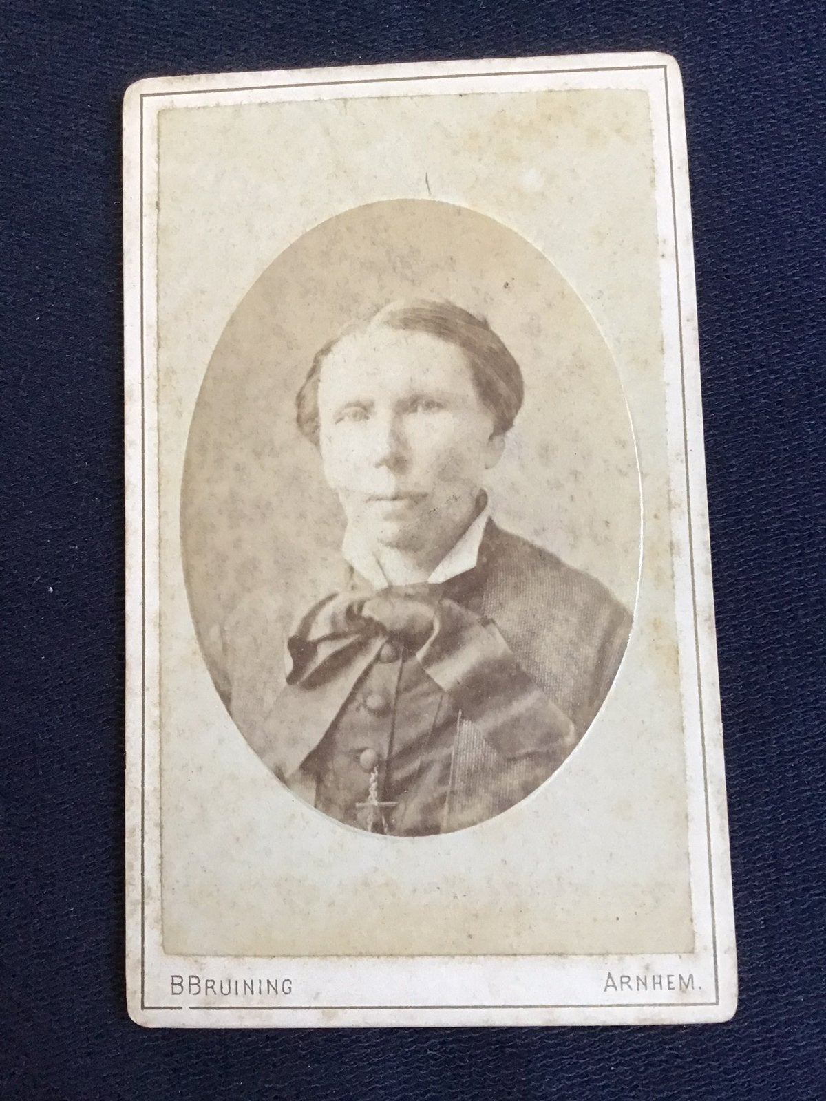 CDV, Vrouw, B. BRUINING, ARNHEM, Carte de Visite, Verzamelen, Verzenden, Voor 1940, Gebruikt, Foto