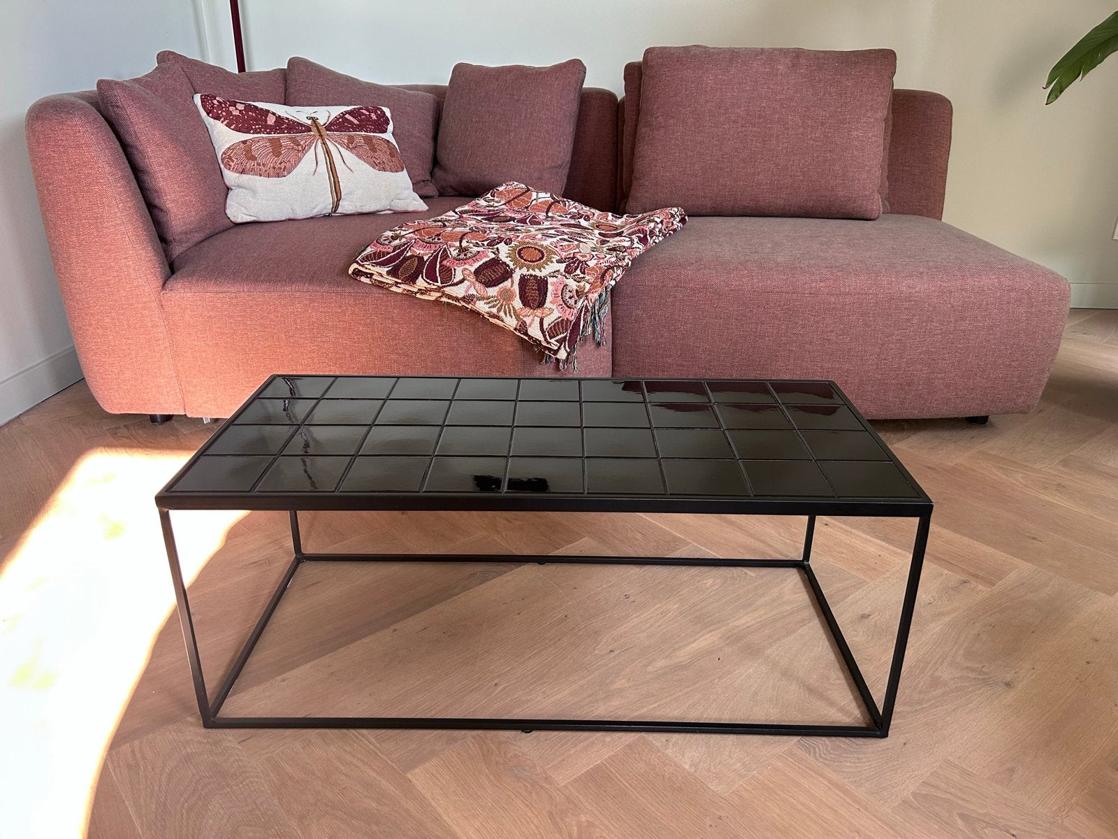 Zuiver - Zwarte salontafel met tegels, Ophalen, Minder dan 50 cm, Gebruikt, 100 tot 150 cm