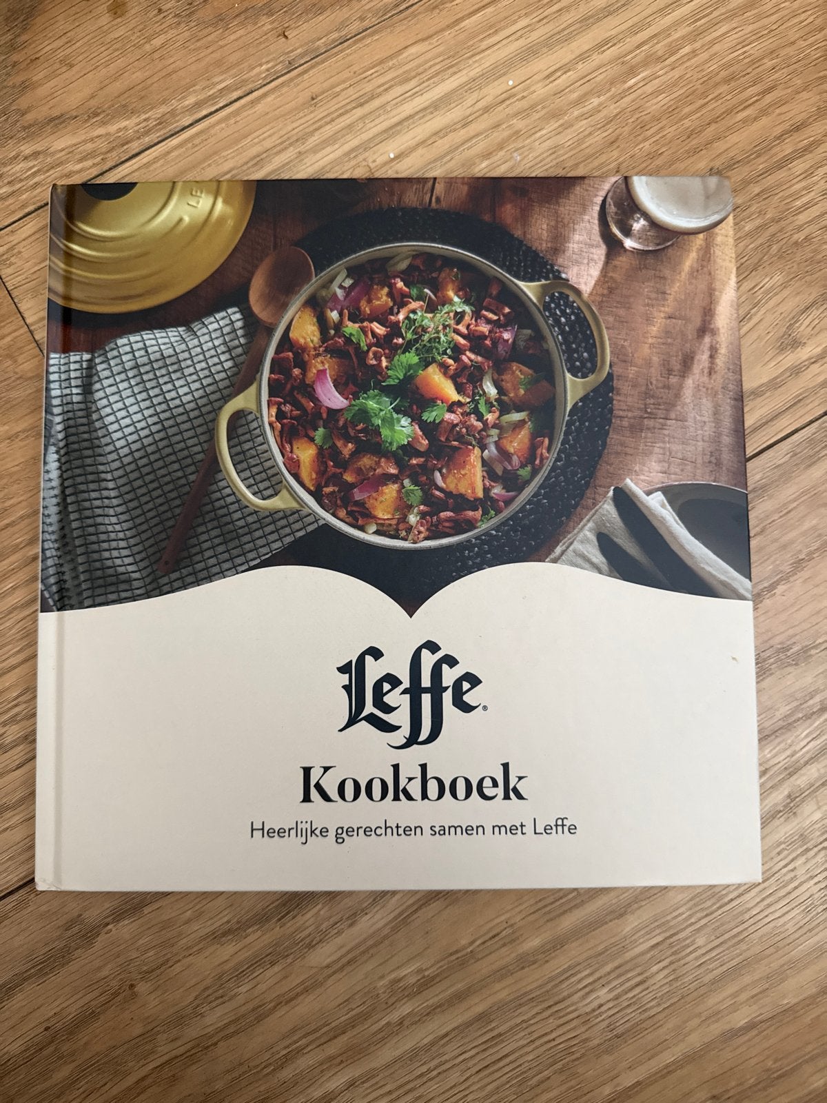 Leffe Kookboek: Heerlijke gerechten met Leffe bier, Ophalen of Verzenden, Zo goed als nieuw, Overige gebieden, Voorgerechten en Soepen