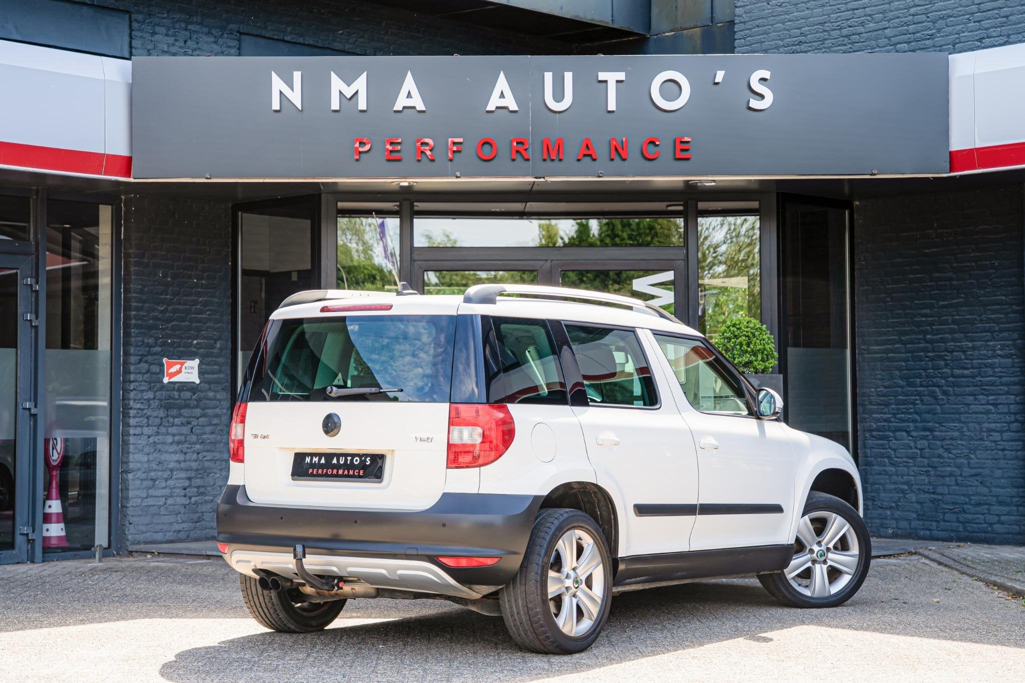 Skoda Yeti 1.8 TSI Elegance 4x4 PANO/TREKHAAK/VOLLEDIG DEALE, Auto's, Skoda, 13 km/l, Euro 5, Stof, Gebruikt