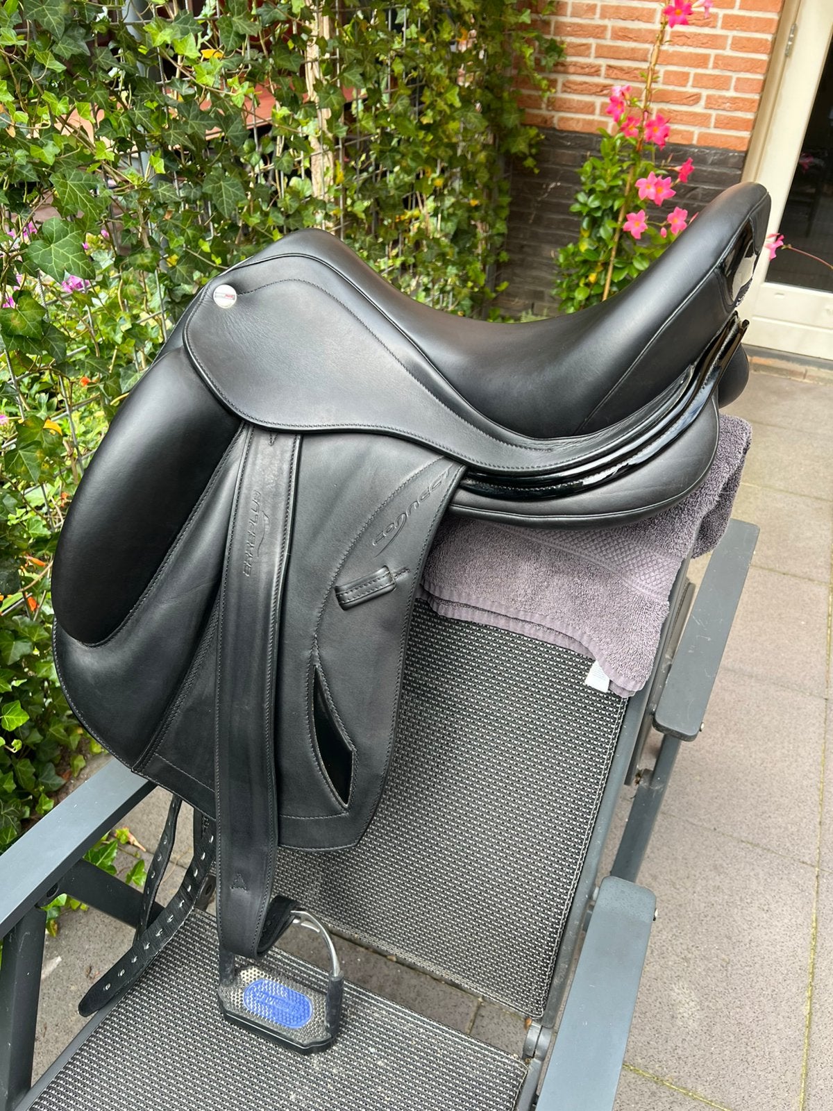 Dressuur zadel Erreplus Connect Mono 17/34 DD, Dieren en Toebehoren, Paarden en Pony's | Zadels, Ophalen, Dressuur, M (17 inch)