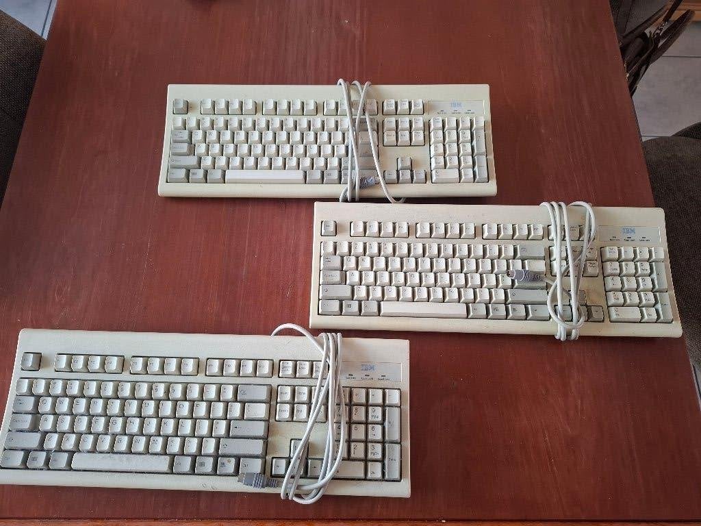 3x IBM retro toetsenborden 2x KB-8923 - 1x KB-3923, Ophalen, Gebruikt, Qwerty, IBM