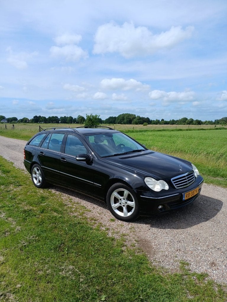 Mercedes-Benz C-Klasse 1.8 C180 Kompr Combi 2006 Zwart, Auto's, Mercedes-Benz, Achterwielaandrijving, Zwart, 1435 kg, Zwart
