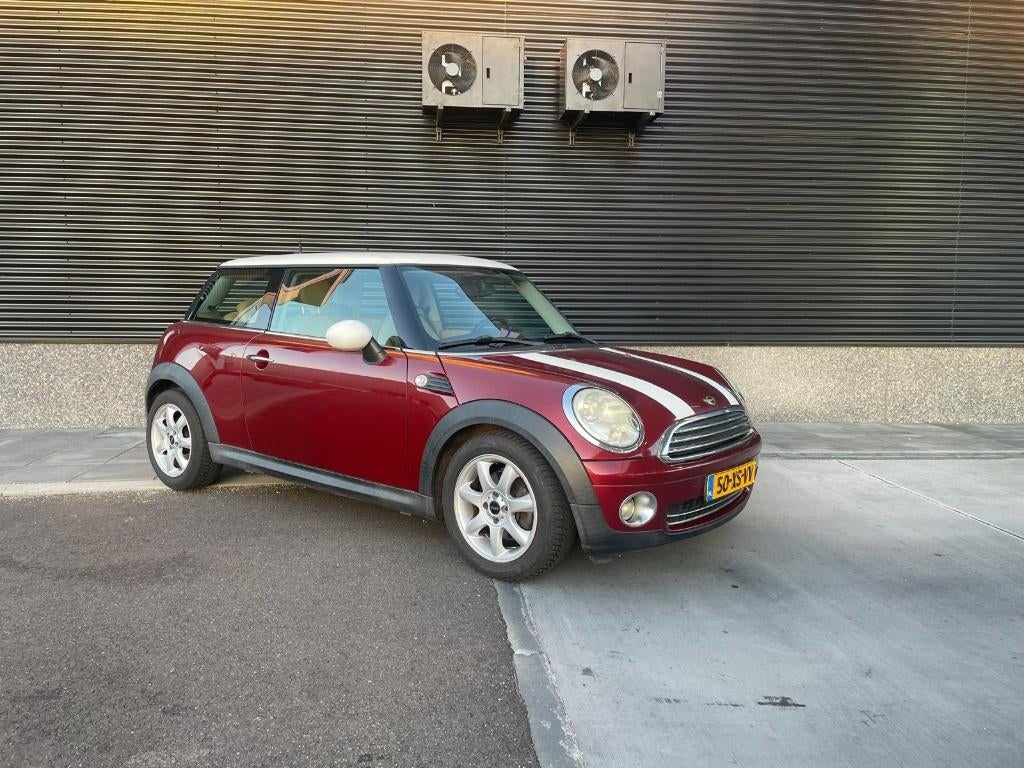 Mini 1.6 16V Cooper 2007 Rood *Revisiemotor*, Auto's, Mini, Voorwielaandrijving, 4 cilinders, 4 stoelen, 49 €/maand