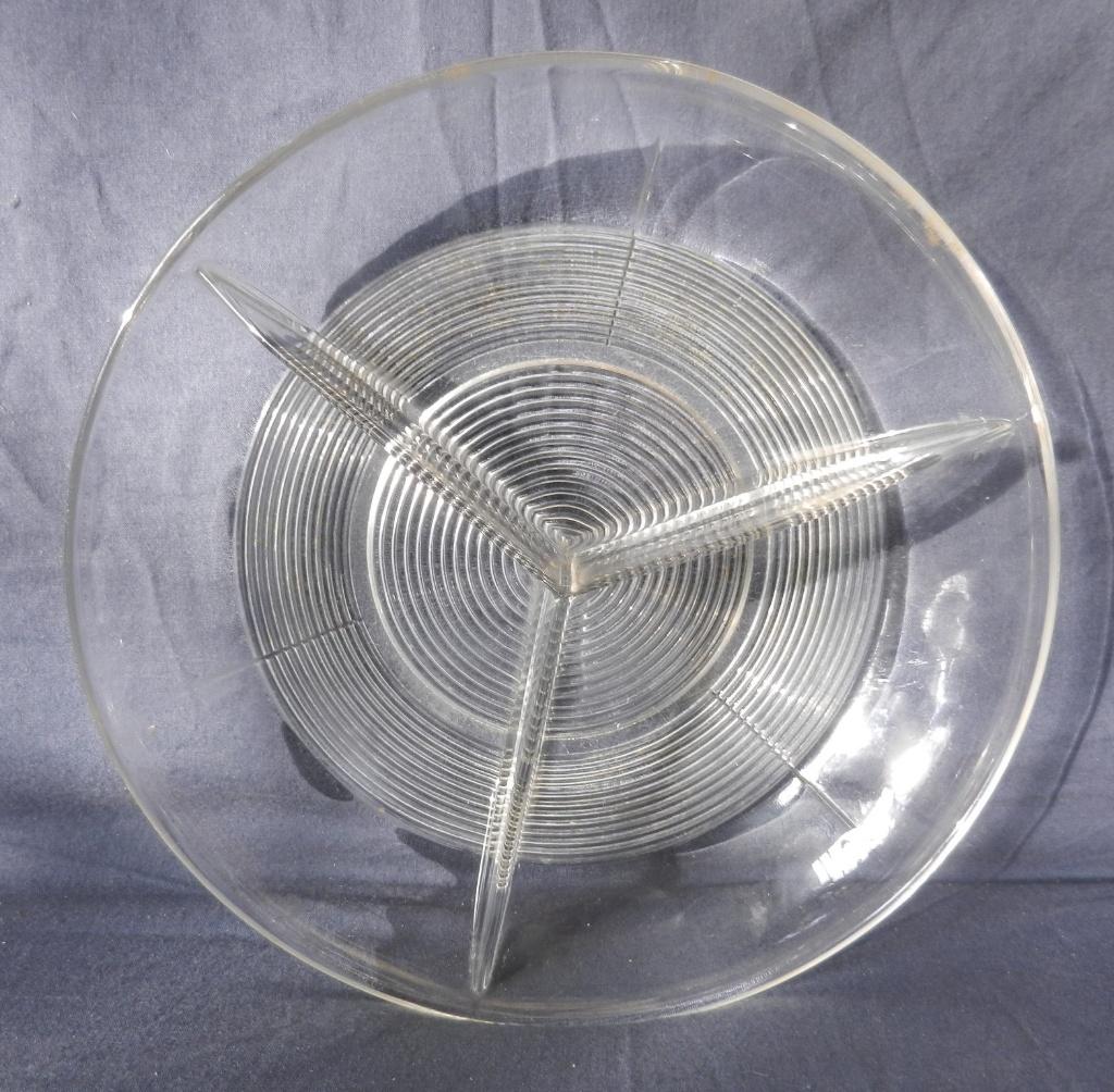 Glazen drievaksschaal J. Inwald Tsjechië ca 1990 d. 25,8 cm, Ophalen of Verzenden