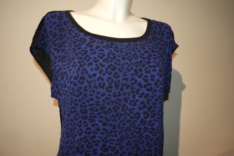 Marccain deels zijde top kobalt blauw jaguar print N4/40, Kleding | Dames, T-shirts, Maat 38/40 (M), Korte mouw, Gedragen, Marccain