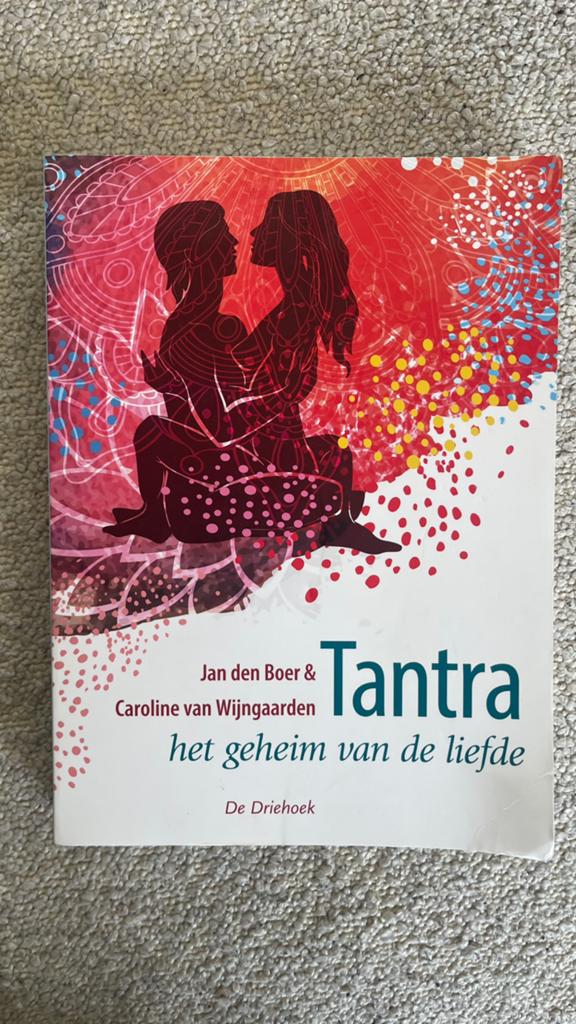 Tantra: Het geheim van de liefde - Jan den Boer & Caroline v, Boeken, Ophalen of Verzenden, Zo goed als nieuw, Spiritualiteit algemeen