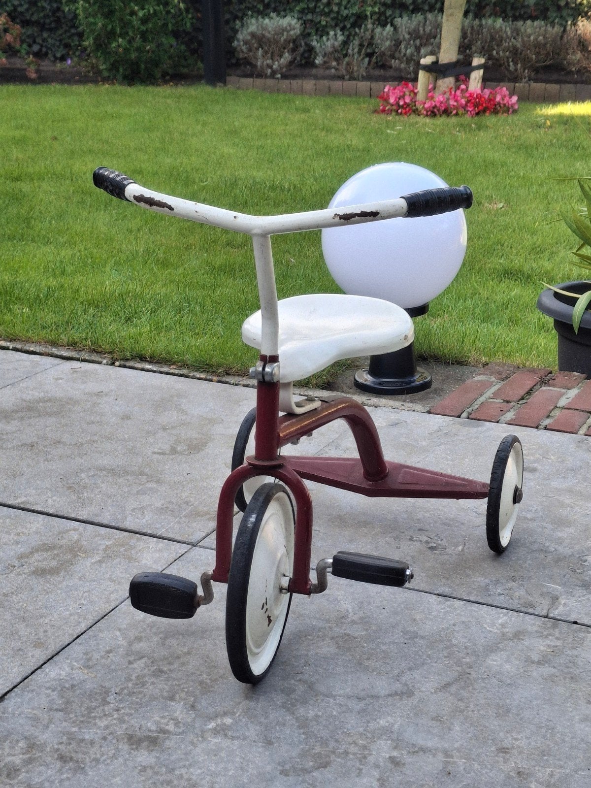 Vintage kinder driewieler - Rood en wit, Fietsen en Brommers, Ophalen, Gebruikt, Minder dan 16 inch, Onbekend