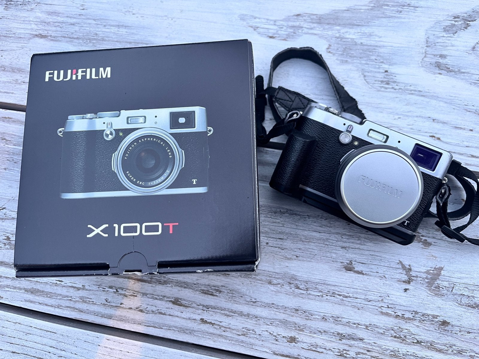 Fujifilm finepix X-100T, Ingebouwde flitser, Gebruikt, Lensdop, 16 megapixels