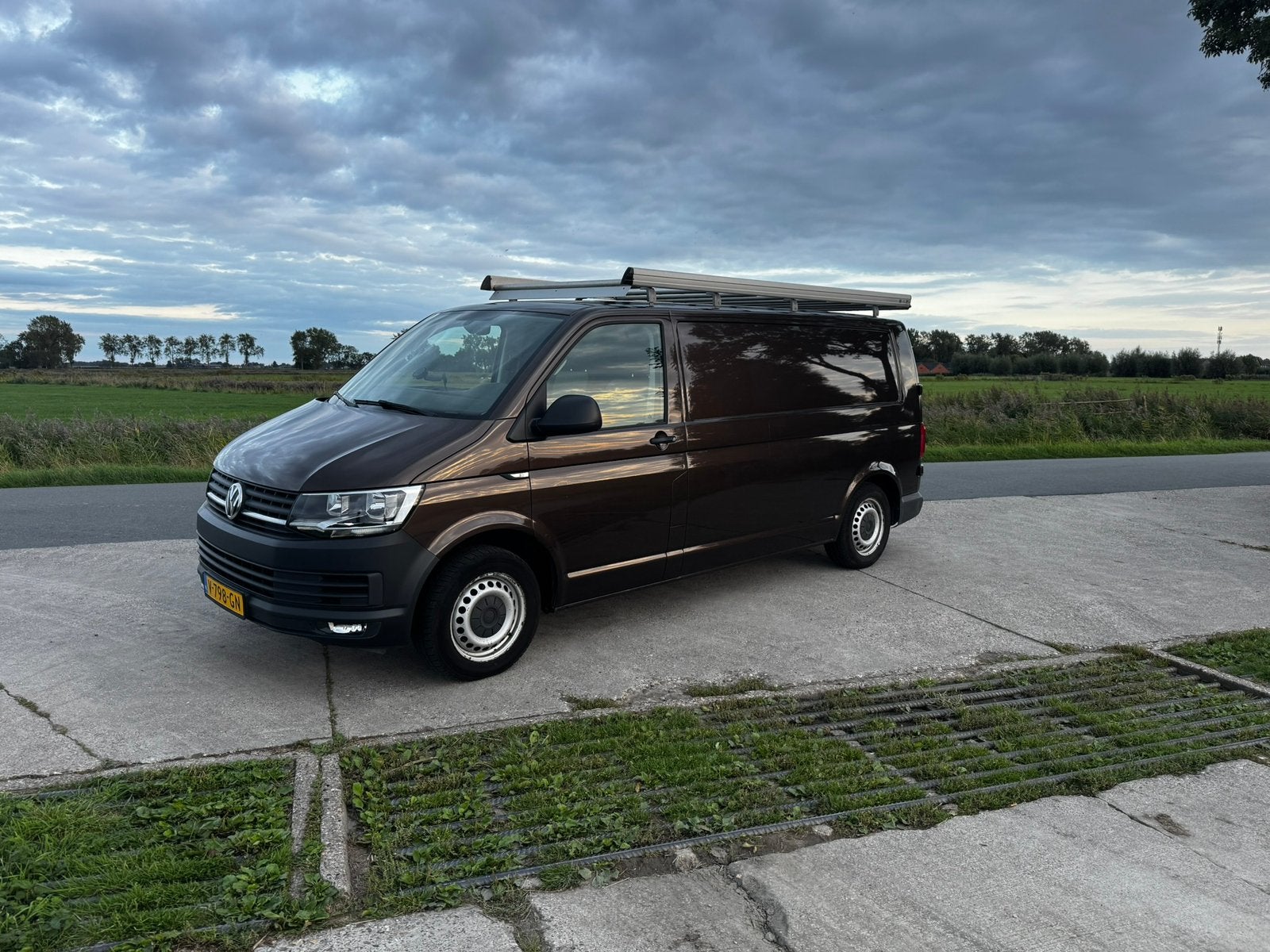 Volkswagen Transporter GB 2.0 TDI 84pk L2h1 340/2800 (euro, Auto's, Voorwielaandrijving, 4 cilinders, Bruin, Volkswagen